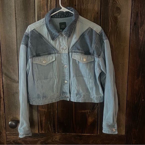 Wild Fable Women's Patchwork Denim Jacket (Blue, Medium) Like New - Picture 1 of 4